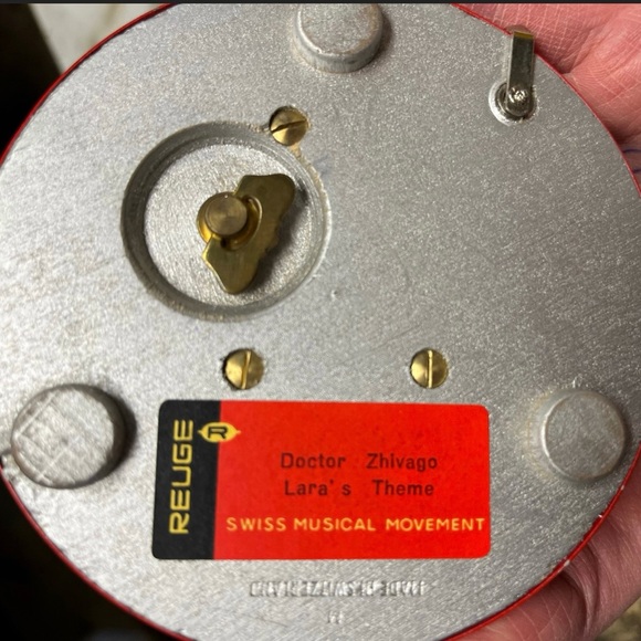 Reuge • Wooden • Red • Music Box • Swiss Movement • Plays Doctor Zhivago • Video - Picture 7 of 10